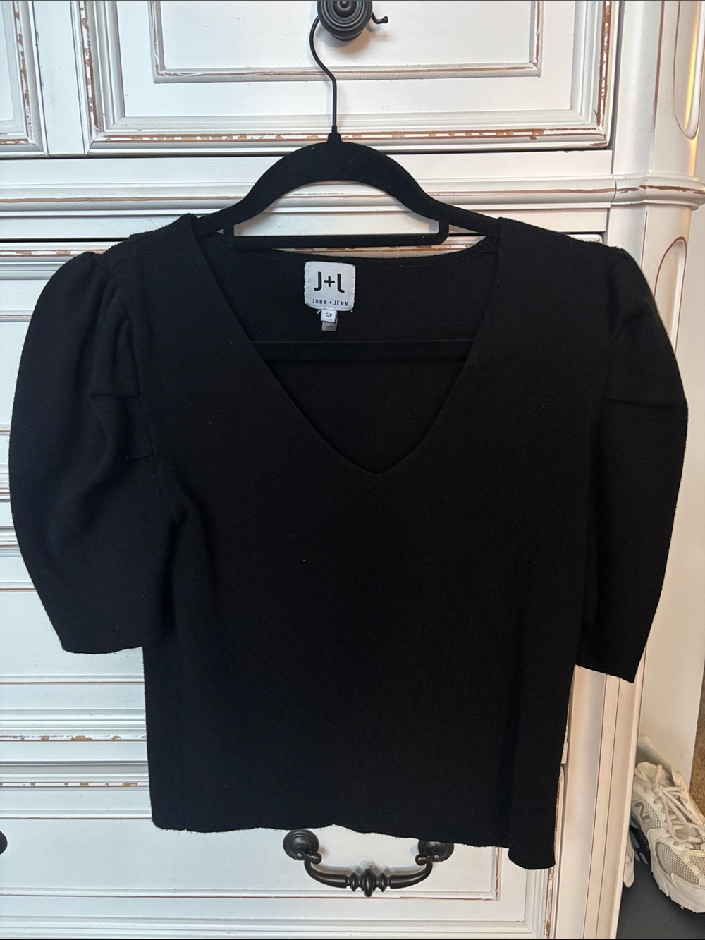 J+L Black V-Neck Puff Sleeve Short Sleeve Knit Top